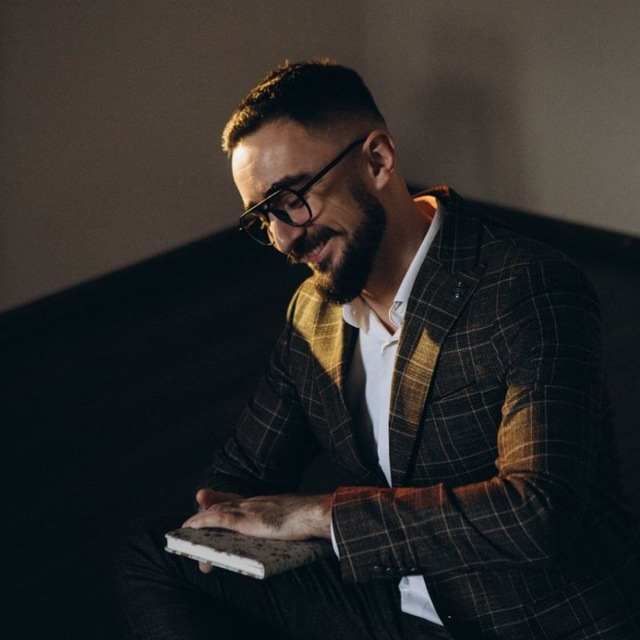 Михайло Ахекян